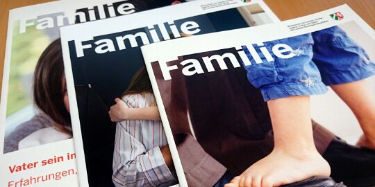 Broschüren der Aktionsplattform Familie@Beruf.NRW